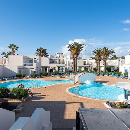 Homeforguest Apartamento Con Terraza Y Piscina En Corralejo Exterior photo