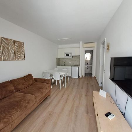 Homeforguest Apartamento Con Terraza Y Piscina En Corralejo Exterior photo