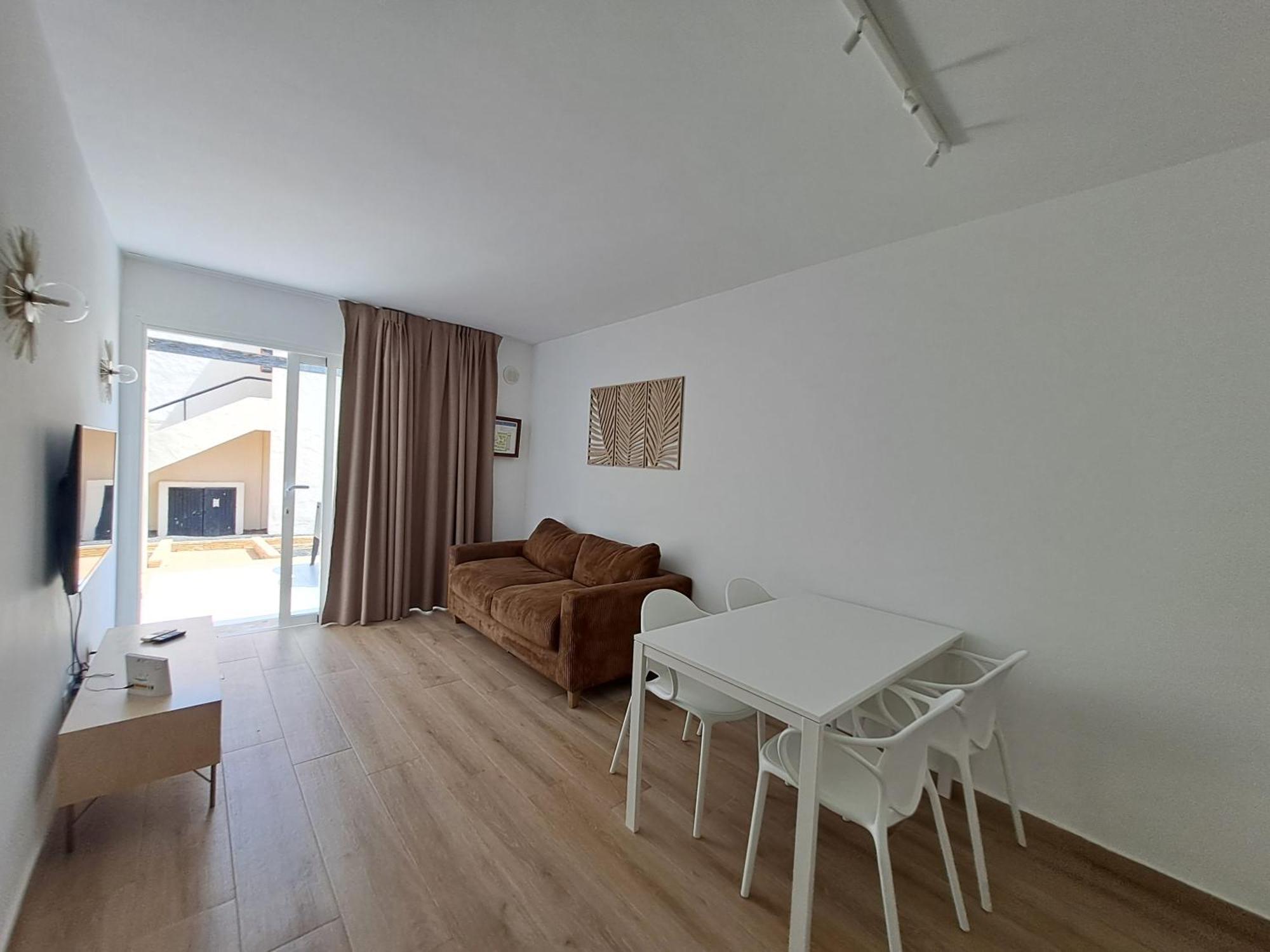 Homeforguest Apartamento Con Terraza Y Piscina En Corralejo Exterior photo